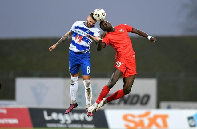 开云官方平台-上港中卫新援浮出水面 曝谈判入尾声关键在转会费